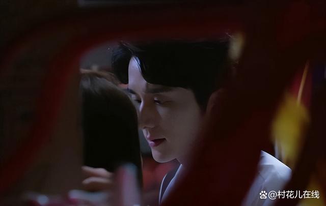 王玉雯洒糖名场面：一起看初雪恋情升温龙8国际点此进入《舍不得星星》张新成(图3)