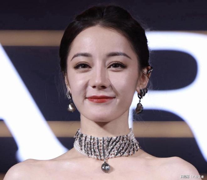 状态不佳与精修图差距大急需作品回血龙8国际唯一迪丽热巴最新生图!脸部(图1)