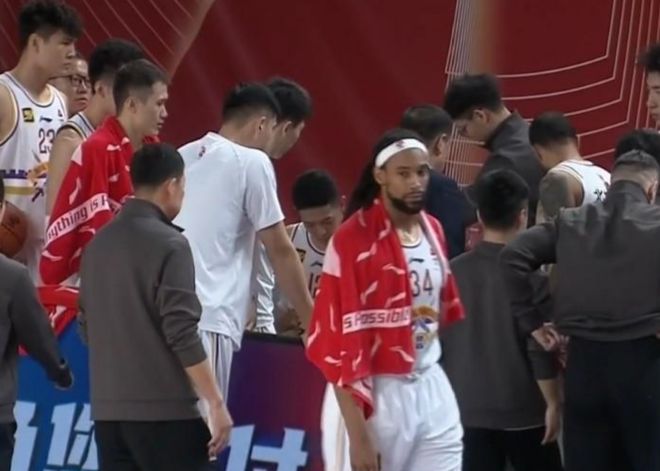 州赛后传来1喜2忧萨林杰与三号位存弊端！龙8游戏国际登录北控107-105击败广(图3)