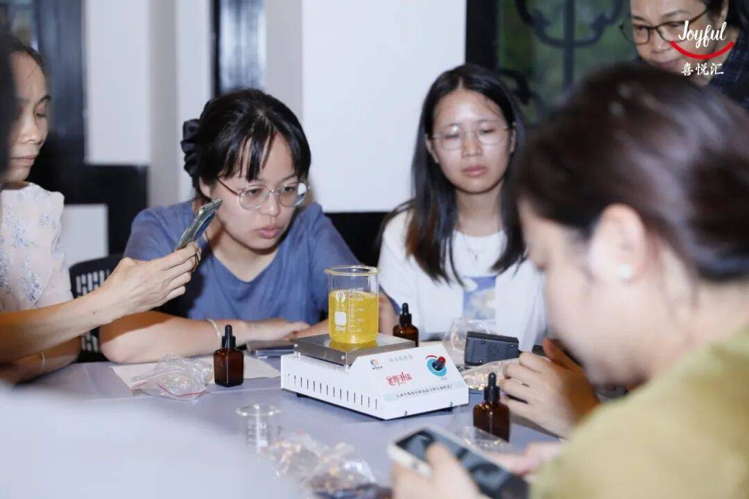 芳疗、宫灯、功夫茶具的粤式浪漫【报名】广府·生活美学:邂逅(图8) 芳疗、宫灯、功夫茶具的粤式浪漫【报名】广府·生活美学:邂逅(图8)